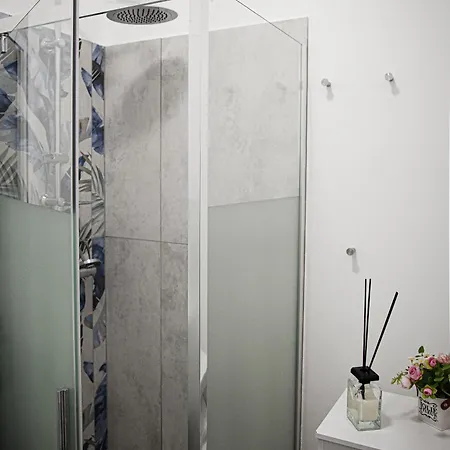 New Auris - Monolocale In Centro Con Terrazzo